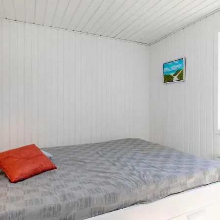 Three-bedroom In 38 Lokken