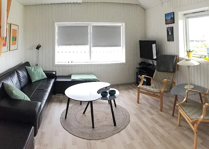 6 Person In Lokken-by Traum *