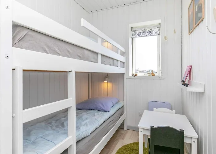 6 Person In Lokken-by Traum